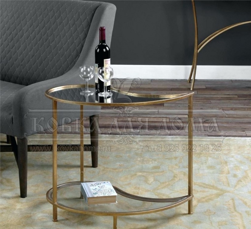 Кованый столик для вина можно использовать как журнальный из металла и столешница зеркало. Размеры 440х700мм