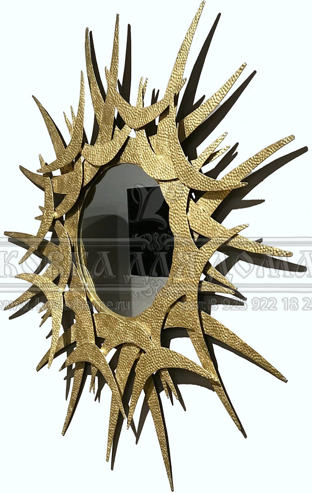 Зеркало кованое в стиле артдеко в декоративной стальной оригинальной раме похожее на солнце, настенное ручной работы.