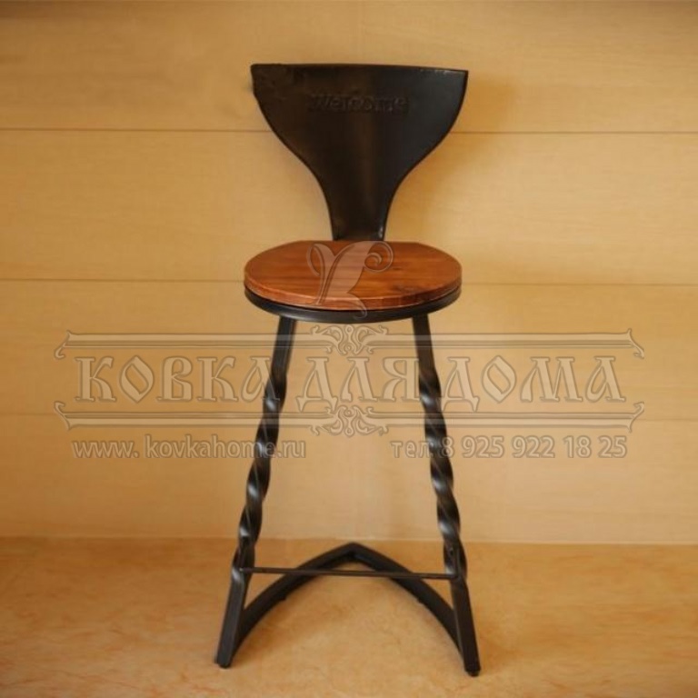 Барный стул в винтажном стиле с металлической спинкой и деревянным сиденьем производитель мастерская кованой мебели «Ковка для Дома» г. Москва - купить по тел: +7 (916) 536-56-50