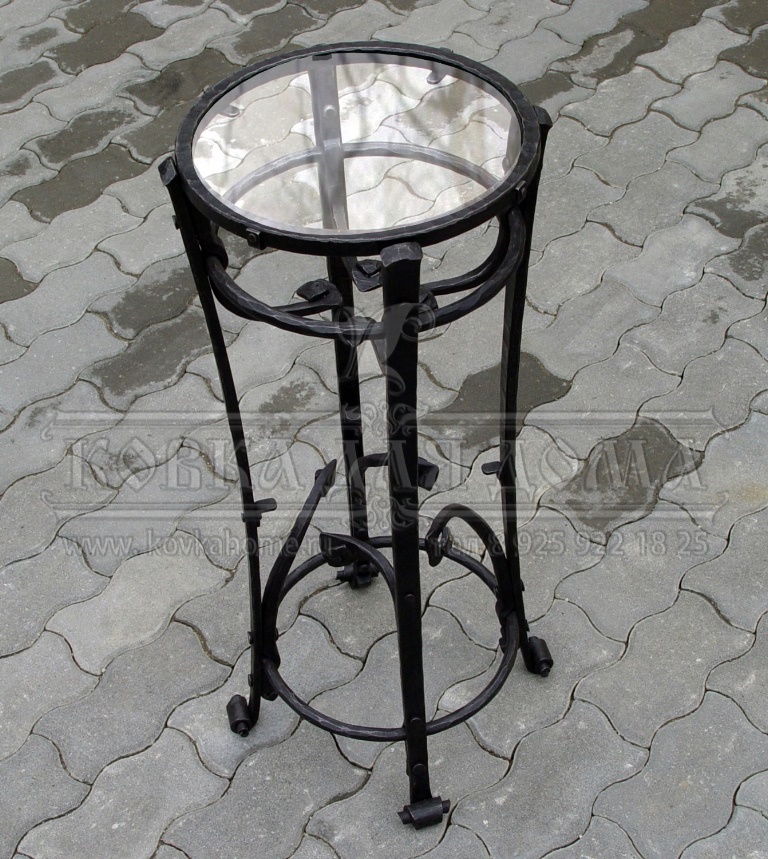 Кованый столик барный круглый с коваными ножками и столешницей из стекла. Размеры 740хd350. Ручная работа.