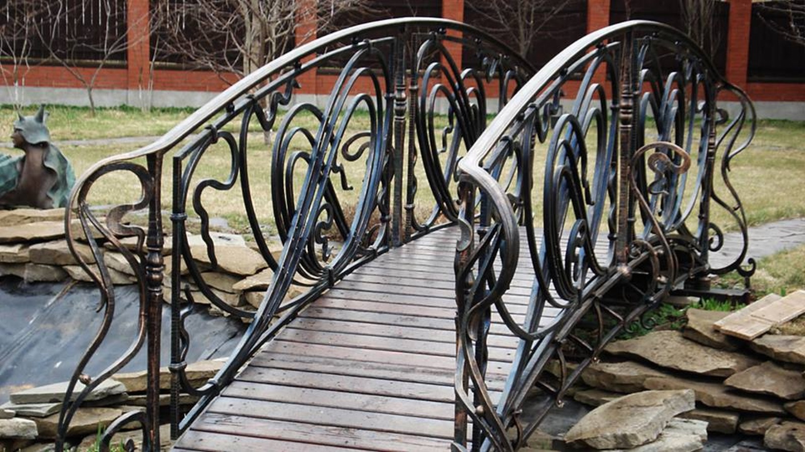 Фото примеры выполненых нами кованых мостиков г. Москва