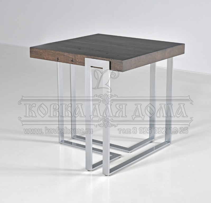 Кованые столы с деревянной столешницей в стиле Лофт, можно использовать для прихожей или в гостинную размер 540х500х900 мм. 