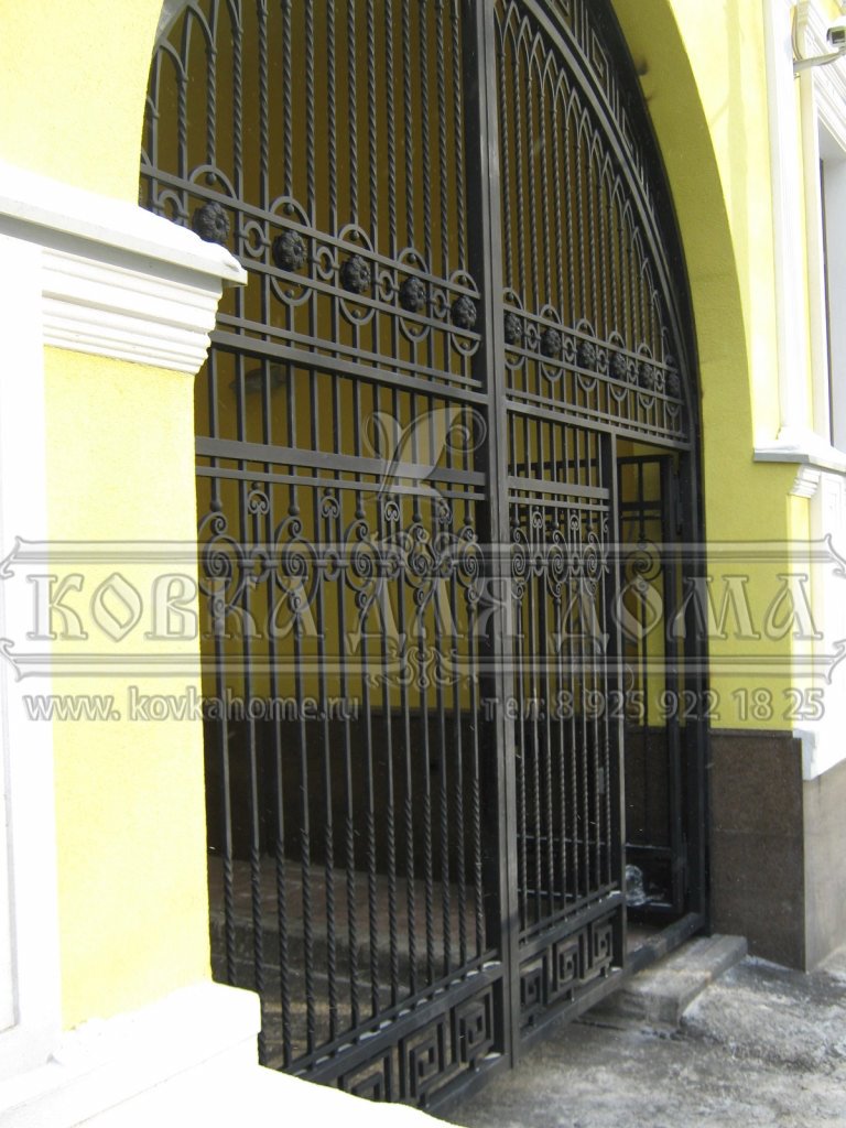 Фото кованые ворота купить в Москве цена от 15000 руб за м2