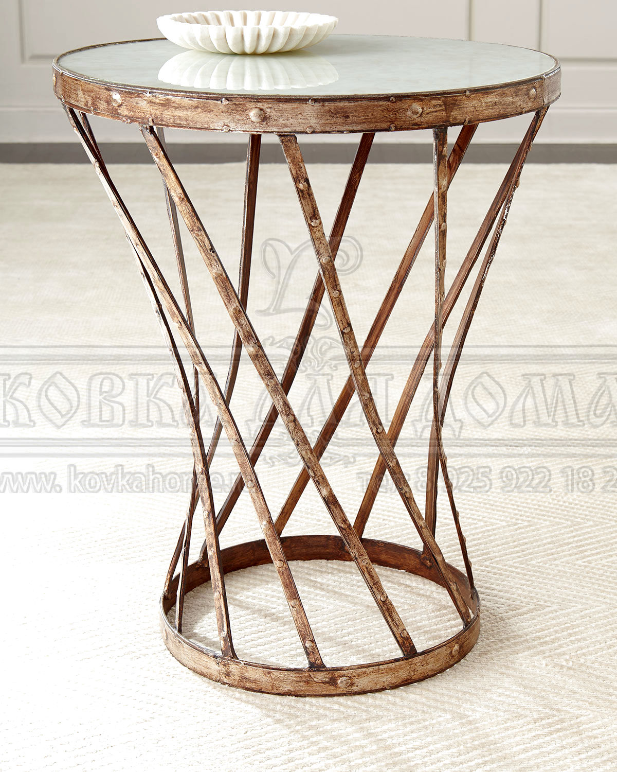 Столик стальной дизайнерский с круглой столешницей в современном стиле: Размер на фото 760(H)х500(D)мм