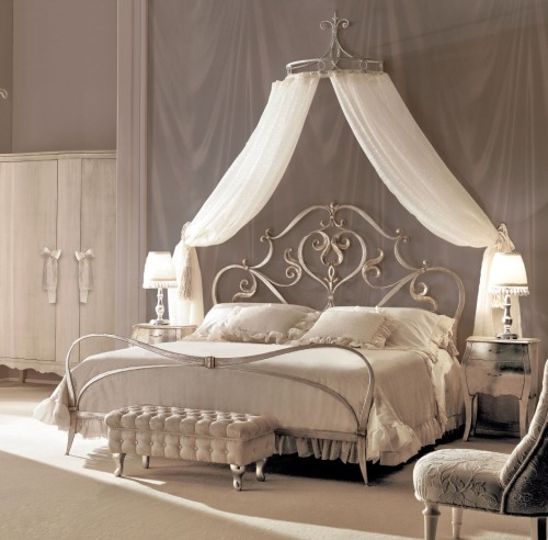 Кованые кровати 79 фото металлических кроватей с мягким изголовьем дизайн интерьера спальни и отзывы